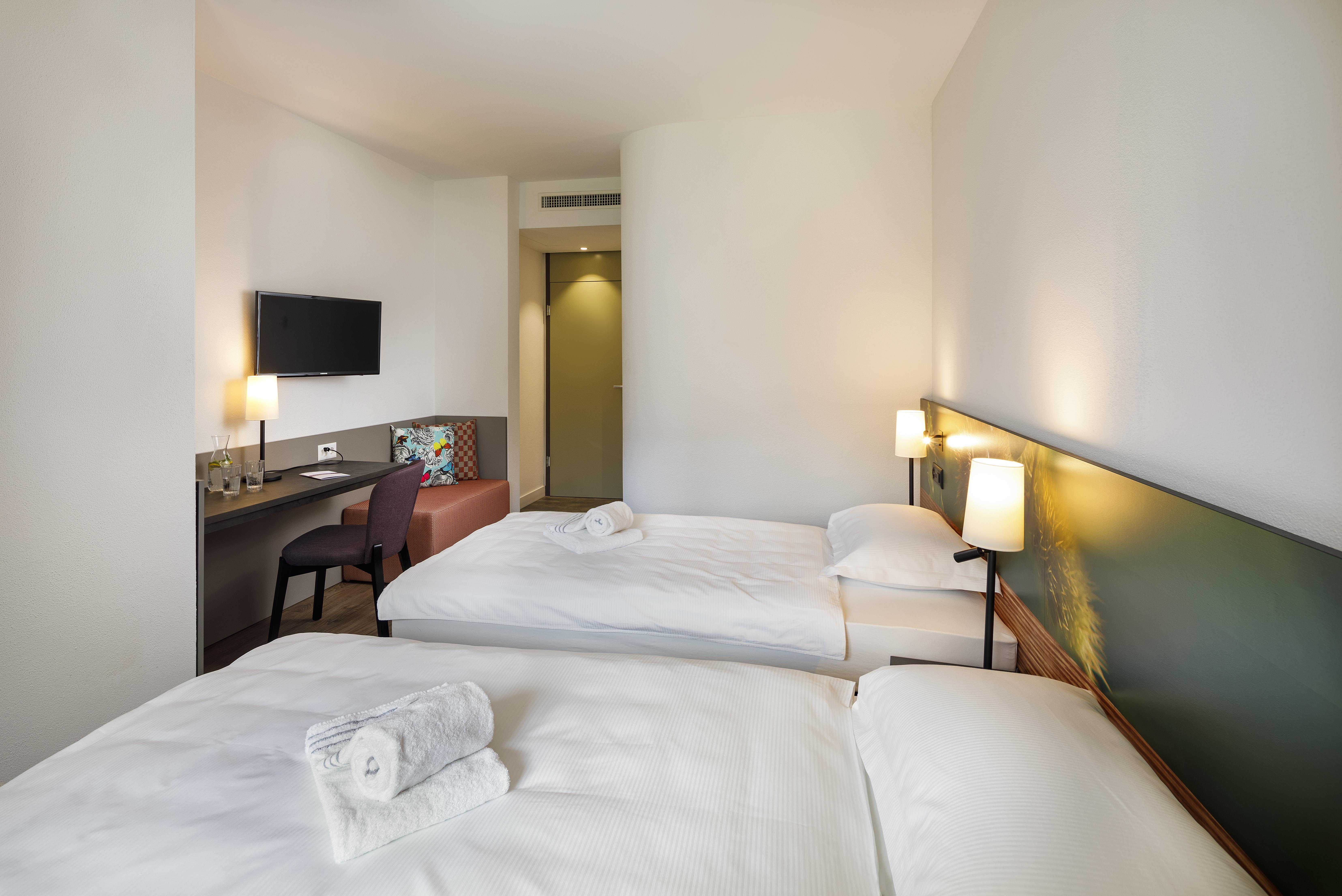 Hotel Bellinzona Sud Swiss Quality Монте-Карассо Экстерьер фото